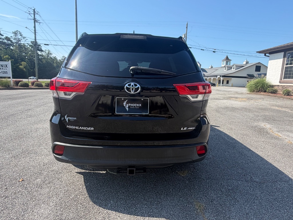 2019 Toyota Highlander LE - Photo 6